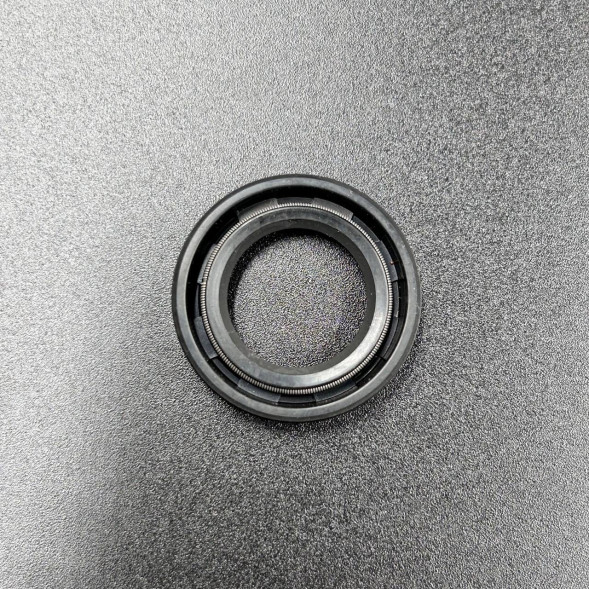 Сальник Suzuki (09282-17007) (17x28x6) (Omax)