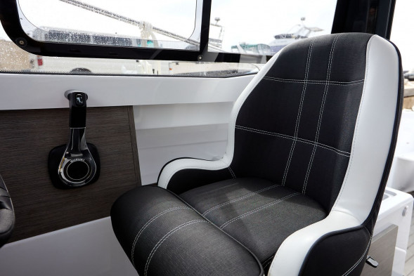 Катер Феникс 700 Cabin белый с Suzuki DF200ATX