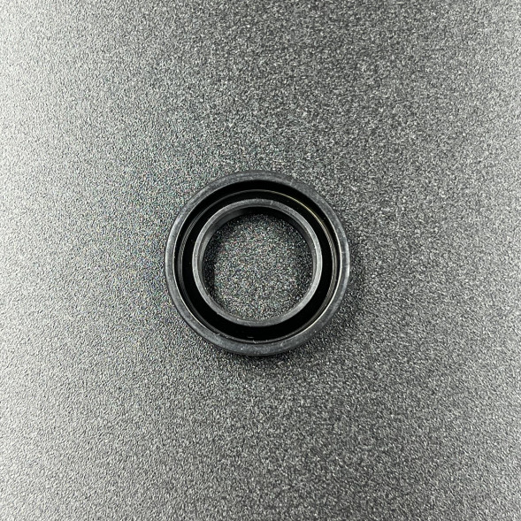 Уплотнение гидроподъемника Yamaha 55-90 (Omax)