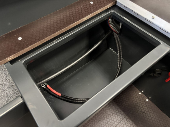 Моторная лодка, Xstream 420S, хаки