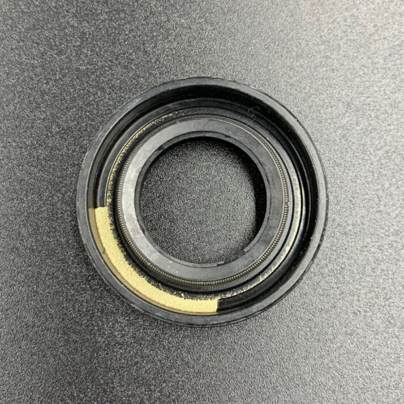 Сальник Yamaha (93102-20M25; 93102-20M15) (20x36x7) (Omax)