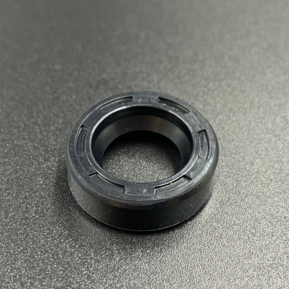 Сальник гребного вала  Yamaha F2-F6 (93101-13800; 93101-13M12) (13x22x7) (Yamaha)