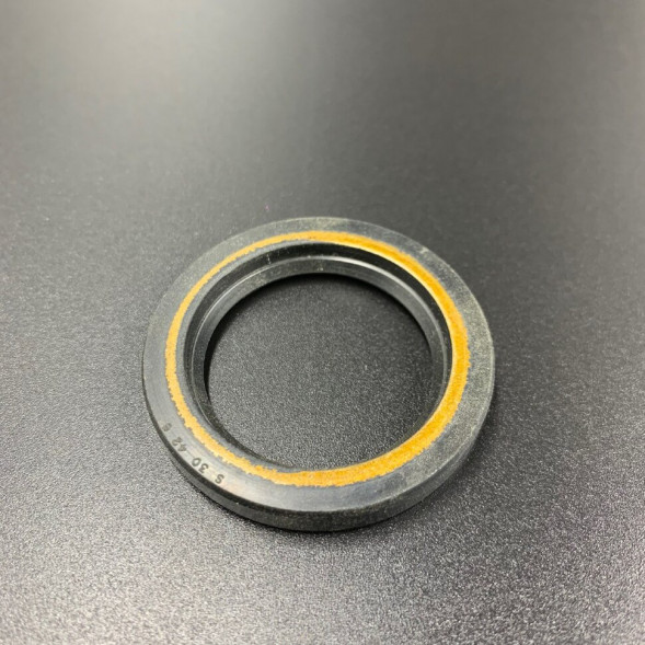 Сальник коленвала Yamaha 40X (93101-30M33,93102-30M53,93102-30M56) (30x42x6) (Omax)