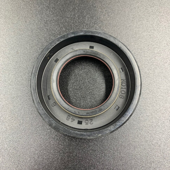 Сальник Yamaha (93102-25008; 93102-25M28) (25x48x8) (Omax)