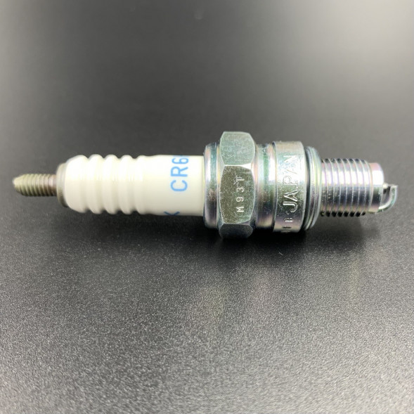 Свеча зажигания CR6HSA (NGK)