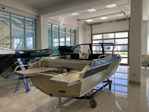 Моторная лодка, Тактика 460 DC с Suzuki DF50ATL