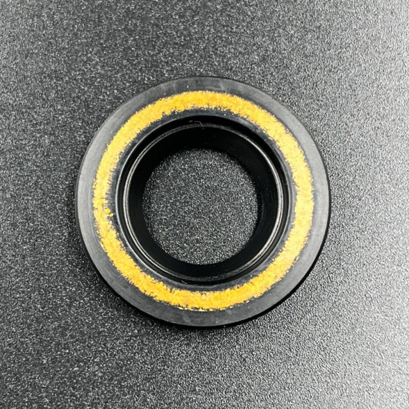 Сальник Yamaha (93104-16M04; 93104-16M01; 93101-16M36) (16x30x5) (KACAWA)