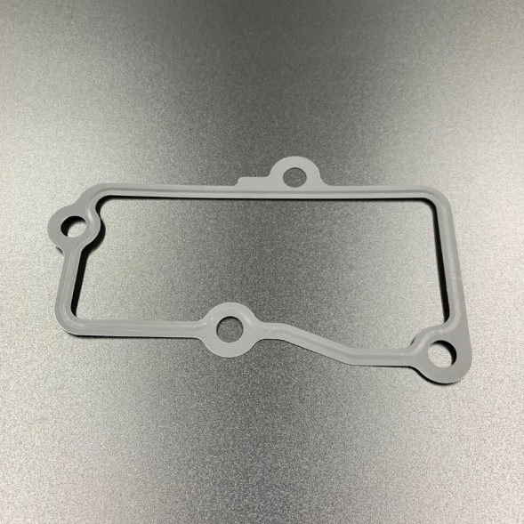 Прокладка основания двигателя Suzuki DF90-140, DF100-140(A) (Suzuki)