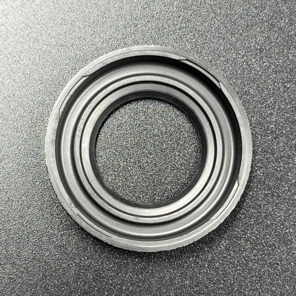 Сальник Yamaha (93106-18M01) (18x32x5) (Yamaha)