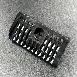 Решетка крышки водозаборника, правая Yamaha 75-90 (Yamaha)