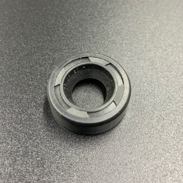 Сальник Yamaha (93101-11M25) (10.8x21x7) (Omax)