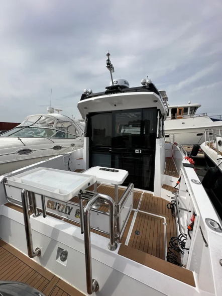 Катер Grizzly 960 с Suzuki 2хDF300BTX