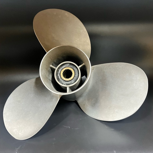 Гребной винт Mercury Bravo Two (3x18-1/4х19R) (19 шлицев) (Правого вращения) (Cталь)