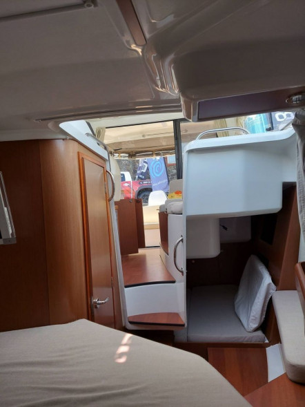 Катер BENETEAU ANTARES 8.80 с Suzuki 2хDF300APX