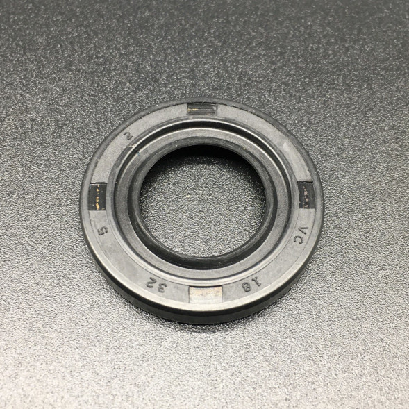 Сальник Yamaha (93106-18M01) (18x32x5) (Osaka)