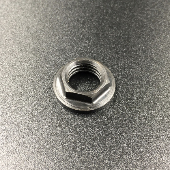 Гайка крепления пиньона Yamaha 20-30, F20-25 (Omax)