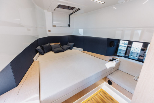 Катер XO EXPLR 44