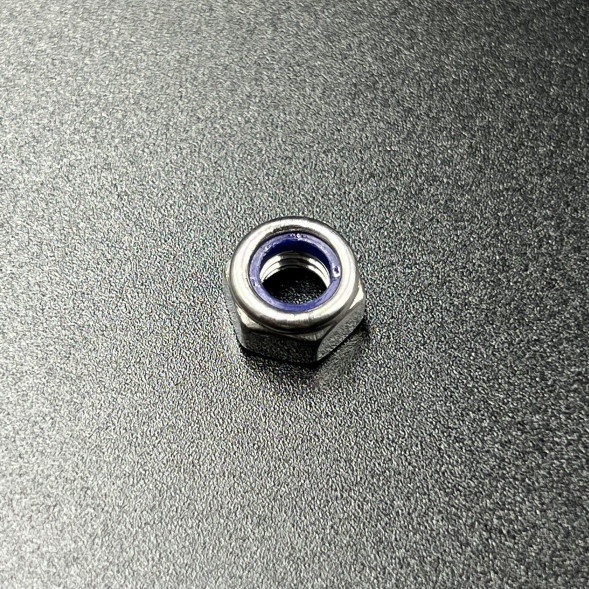 Гайка M5 самоконтрящаяся (YUELANG)