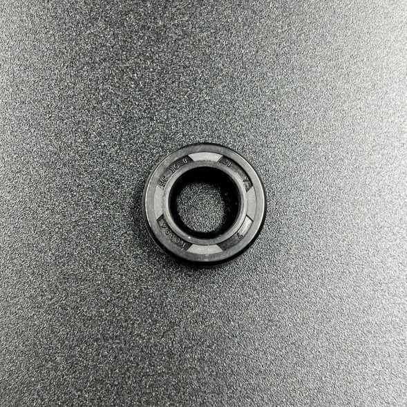 Сальник Yamaha (93101-10M25; 93102-10800) (10.8x21x7) (Omax)