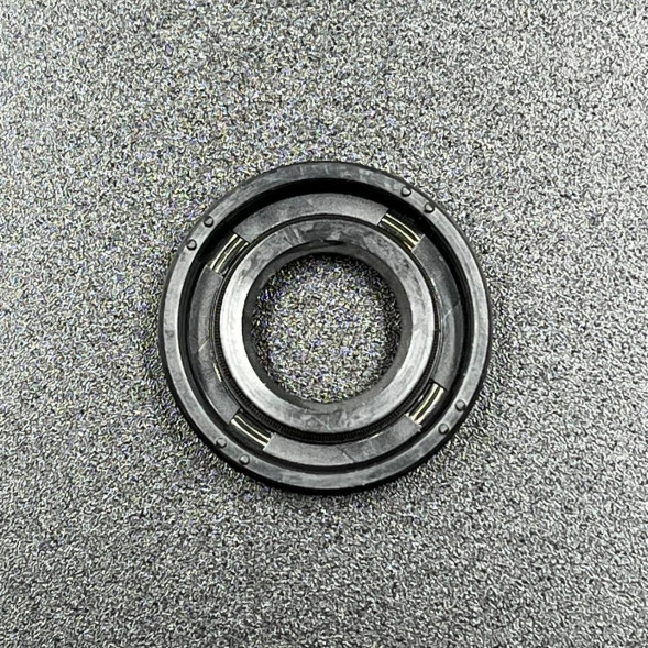 Сальник гребного вала Suzuki DF4-DF6A  (09282-12L05) (12x24x4.5)(Sinera)