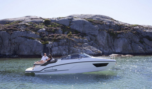Катер Grandezza 28 OC