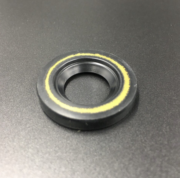 Сальник Yamaha (93104-16M04; 93104-16M01; 93101-16M36) (16x30x5) (KACAWA)