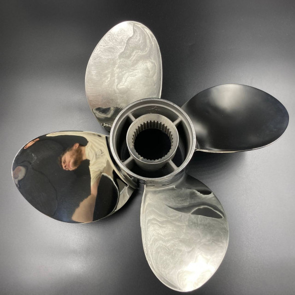 Гребной винт левого вращения MERCRUISER BRAVO THREE (FRONT) (СТАЛЬ) (4x16x18) (POLASTORM)