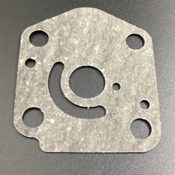 Прокладка под пластину помпы охлаждения Suzuki DT9.9-15, DF9.9-15 (Omax)