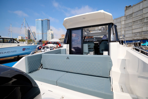 Катер AVANRAID A850 ADVENTURE с Suzuki DF325ATX