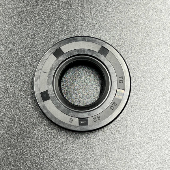 Сальник коленвала Mercury 2,5-3,3 (20х42х8) (Kacawa)