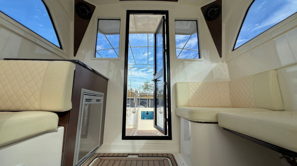 Катер AVANRAID F380 KATRAN с Suzuki 2хDF325ATX