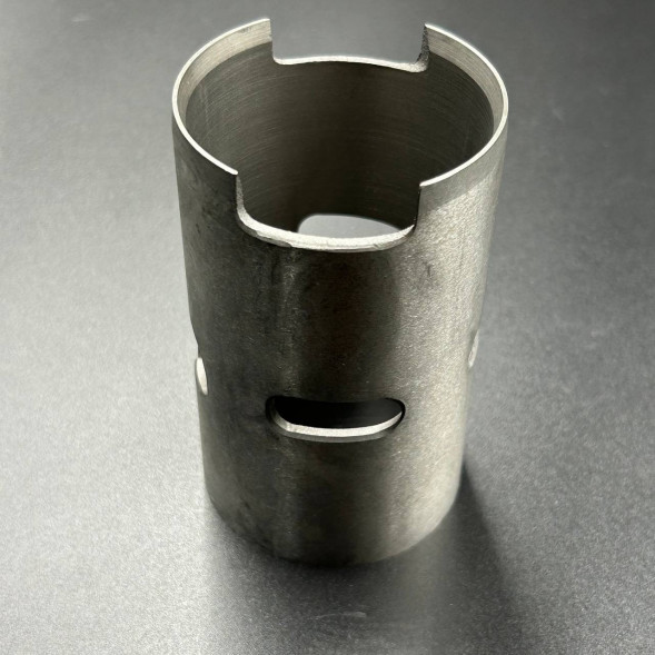 Гильза цилиндра Yamaha 9.9-15 (63V-10935-00; 682-10935-00) (YUELANG)