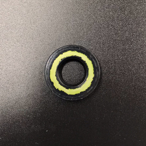 Сальник гребного вала Suzuki DF4-DF6A  (09282-12L05) (12x24x4.5) (Suzuki)