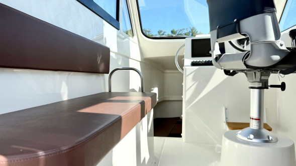 Катер AVANRAID F320 FISHMASTER с Suzuki 2хDF200ATX/AZX