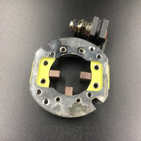 Щеточный узел Yamaha 115-225