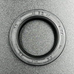 Сальник коленвала нижний Suzuki DF90-350A (09283-32044) (32x47x6)(Sinera)
