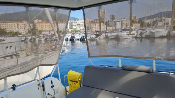 Катер Beneteau Antares 11 с Suzuki 2хDF300BTXX