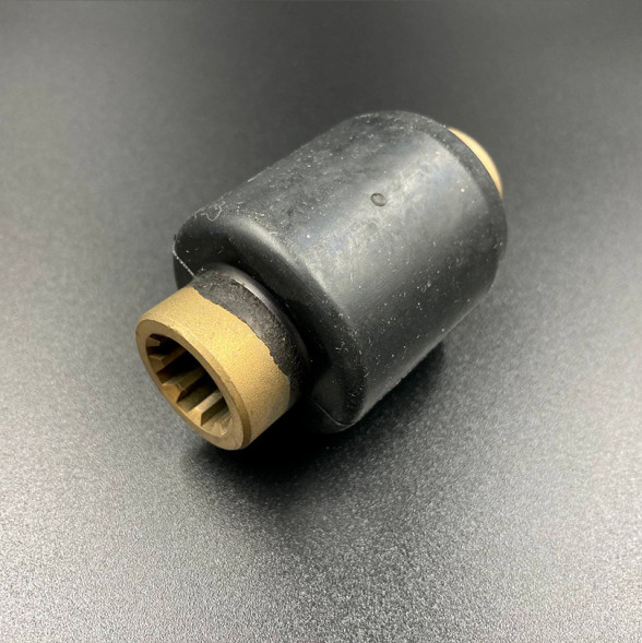Втулка гребного винта резиновая Suzuki DT9.9A-DT15A, DF9.9B, DF8A-20A (Omax)