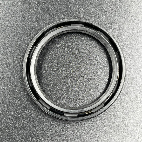 Сальник Yamaha (93102-40M38; 93102-40M14) (40x52x6) (Omax)