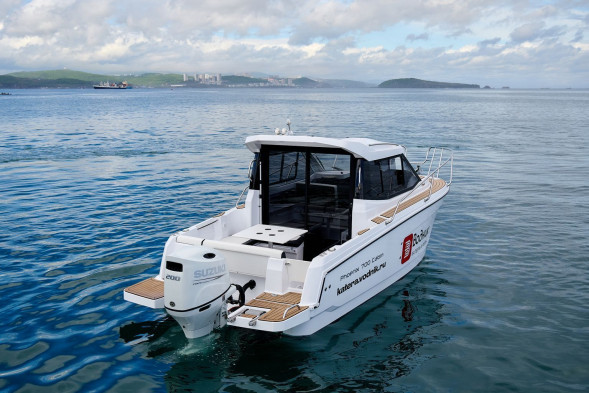Катер Феникс 700 Cabin белый с Suzuki DF200ATX