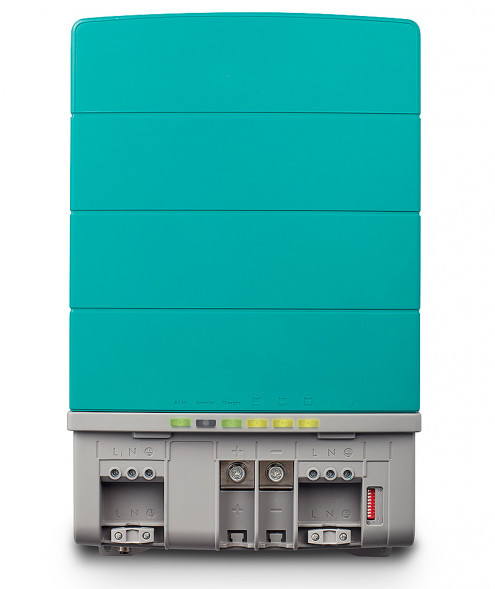 Инвертер с зарядным устройством CombiMaster 3000