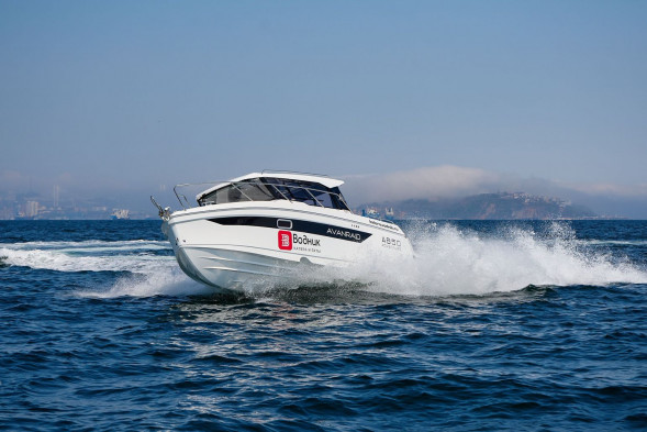 Катер AVANRAID A850 ADVENTURE с Suzuki DF325ATX