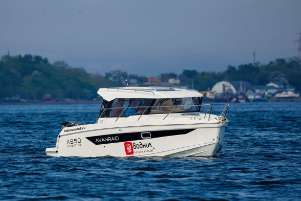 Катер AVANRAID A850 ADVENTURE с Suzuki DF325ATX