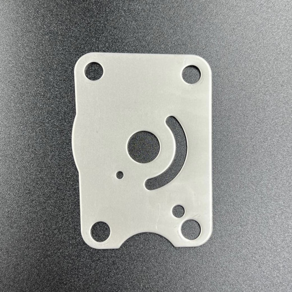 Пластина помпы охлаждения Suzuki DF4-6, DF4-6(A) (Omax)