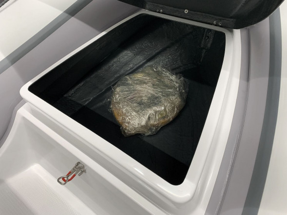 Лодка РИБ (RIB) RiverBoats RB 380 NEW, серо-белый, накладка на рундук,утка, защита киля, корпус белый