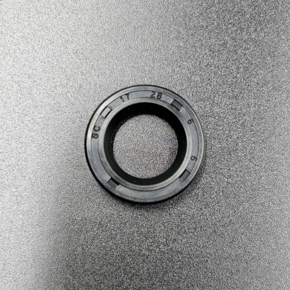 Сальник Suzuki (09282-17007) (17x28x6) (Omax)