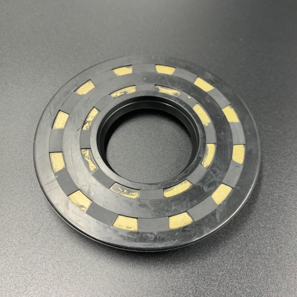 Сальник коленвала гидроцикла YAMAHA 650/701/760/1100/1200 (93101-36M46) (36x80x8) (Omax)