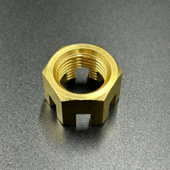 Гайка крепления гребного винта Yamaha 40-90, F45-100 (Omax)