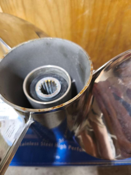 Винты гребные 3x13.9x23R+L комплект, Solas, б/у