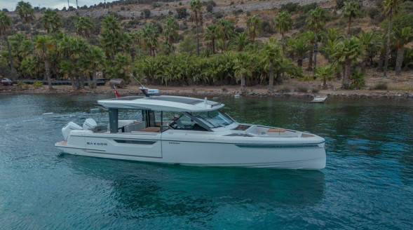 Катер Saxdor 400 GTO с моторами 2х400